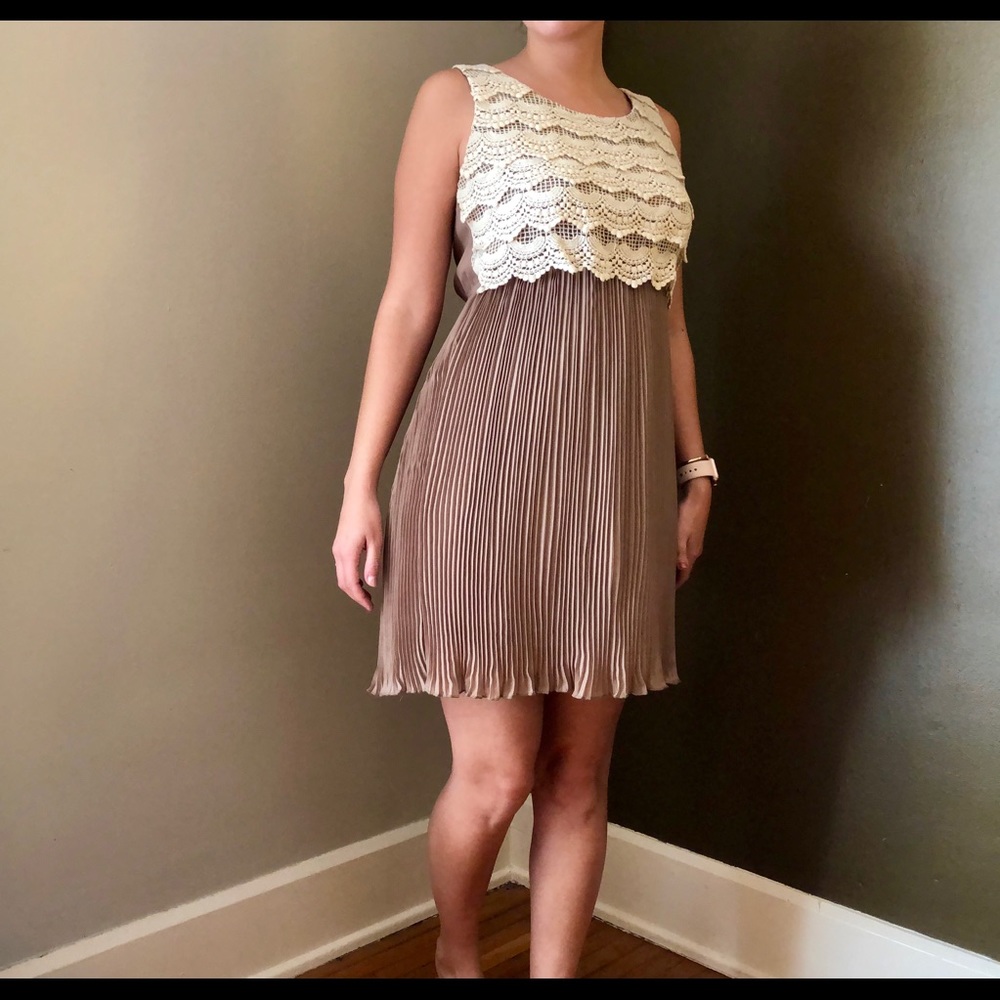 🌸3 for $25 + $4.99 shipping🌸 Pleated+lace dress